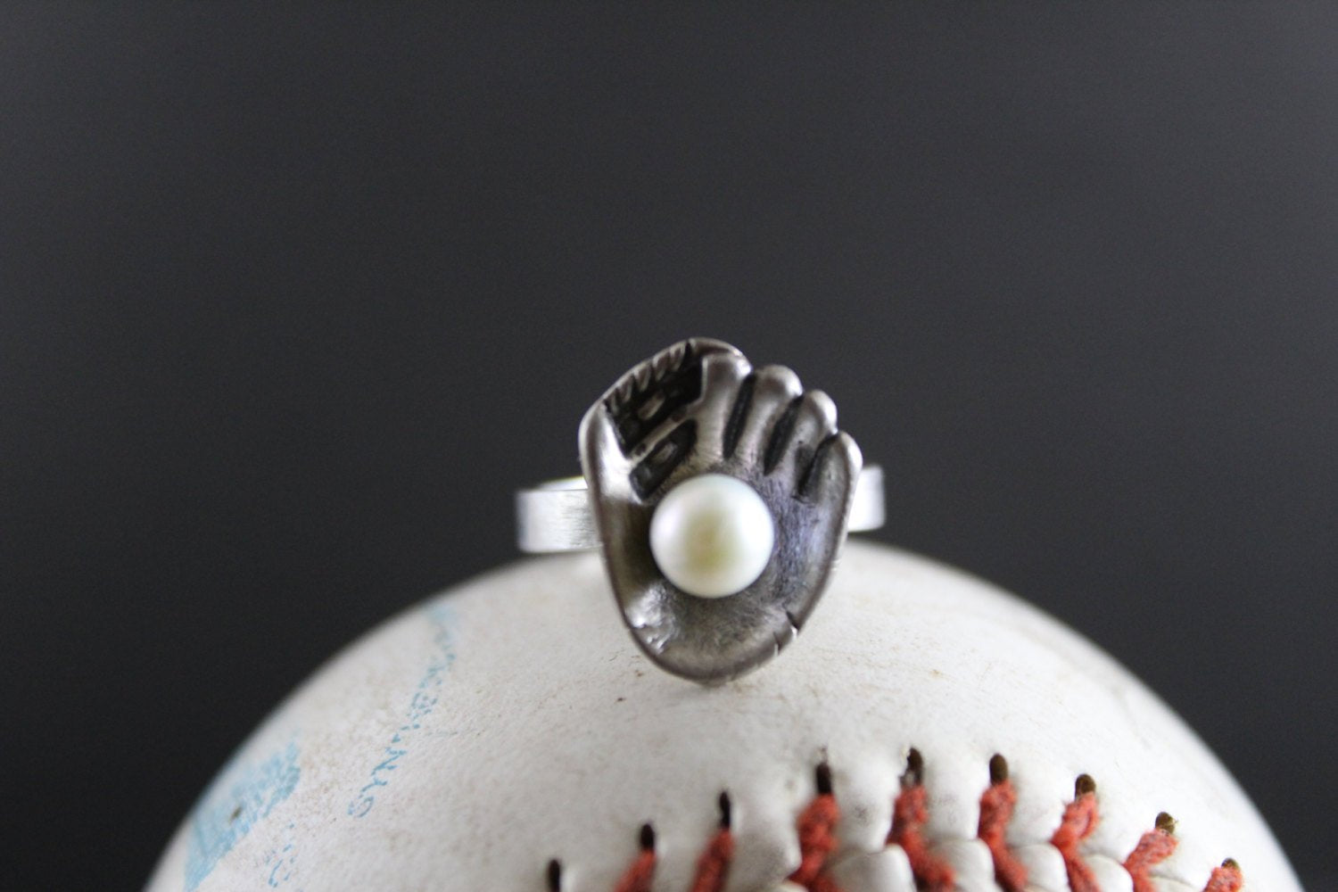 Sterling Silber Baseball Mitt Perlenring, Baseball Schmuck, Baseball Spieler Geschenk, Baseball Mitt, Sportschmuck, Perlenring