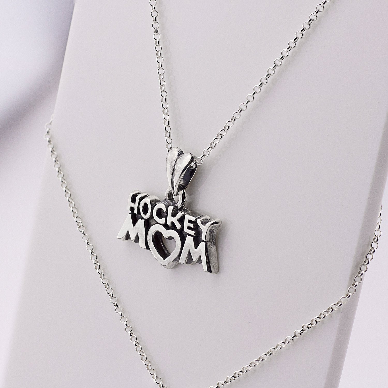 Sterling Silber „Hockey Mom“ Halskette, Hockey, Geschenk für Mutter, Sportschmuck, Silberkette, Muttertagsgeschenk, Weihnachtsgeschenk für Mutter