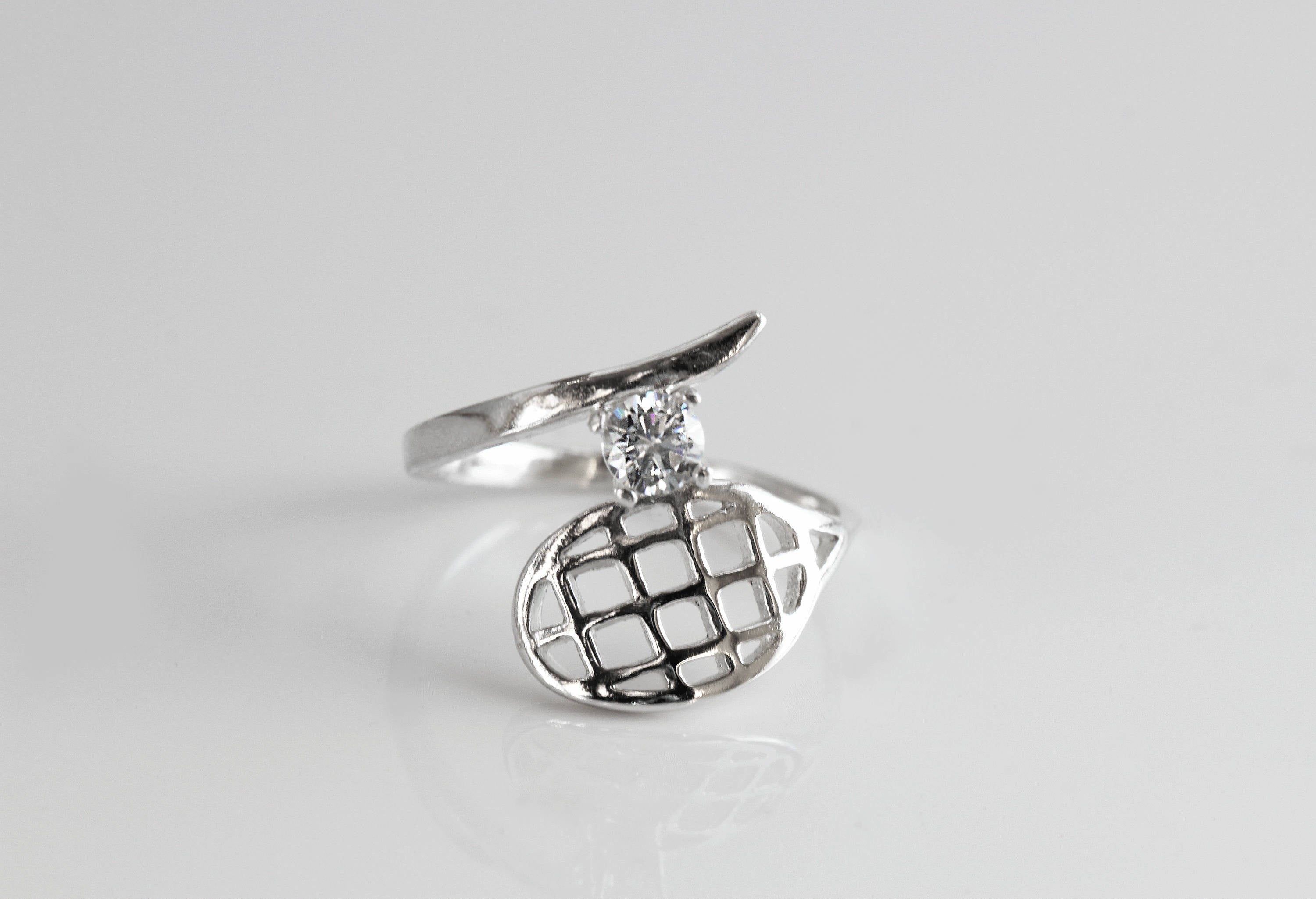 Tennisschläger-Silberring mit Geburtsstein CZ, Tennisschmuck, Tennisgeschenk, Edelstein, Geschenk für Sie, Geburtstagsgeschenk, Geschenk für Tennisspieler