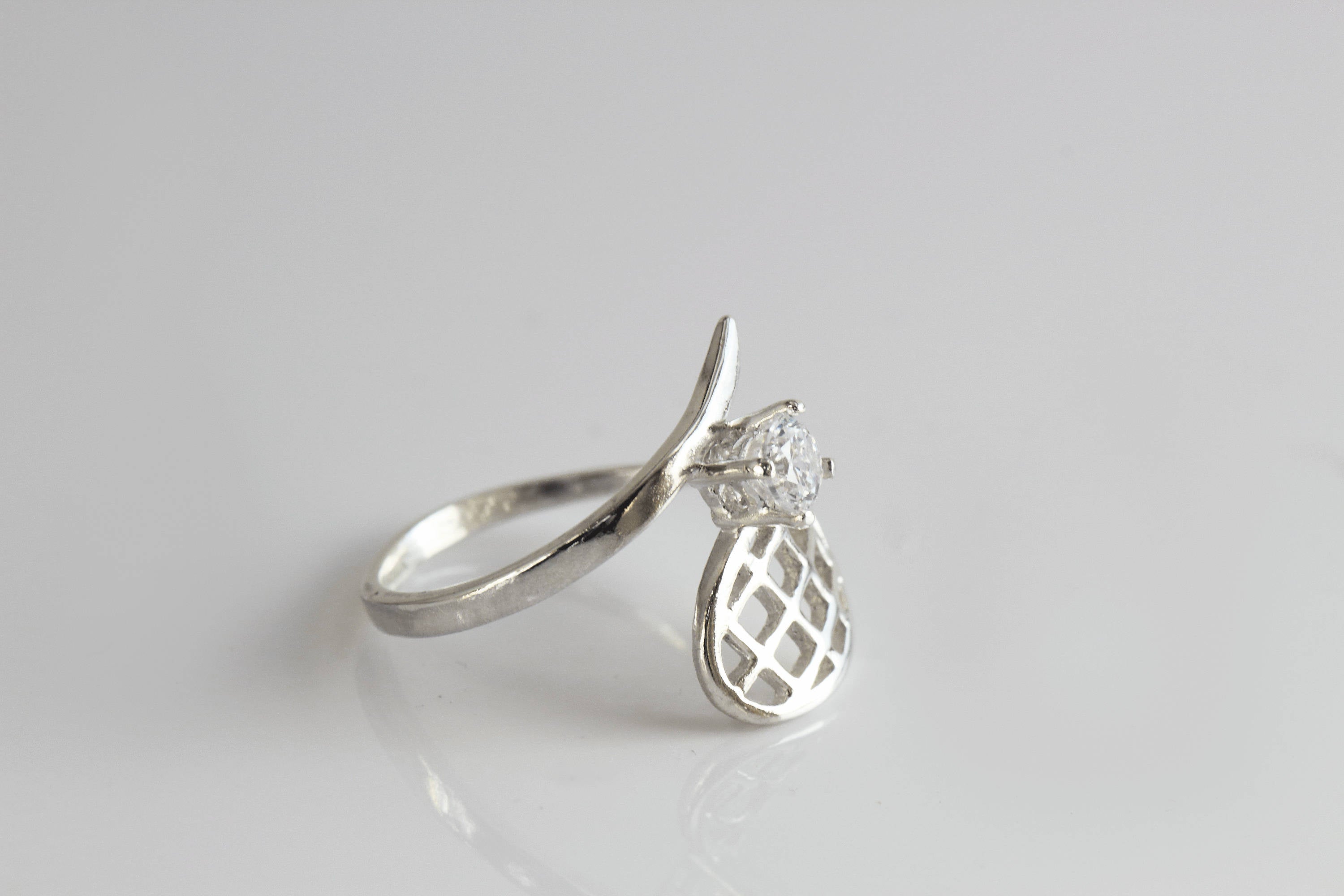 Tennisschläger-Silberring mit Geburtsstein CZ, Tennisschmuck, Tennisgeschenk, Edelstein, Geschenk für Sie, Geburtstagsgeschenk, Geschenk für Tennisspieler