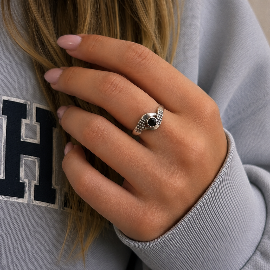 "Faceoff" Hockey Sticks silver ring