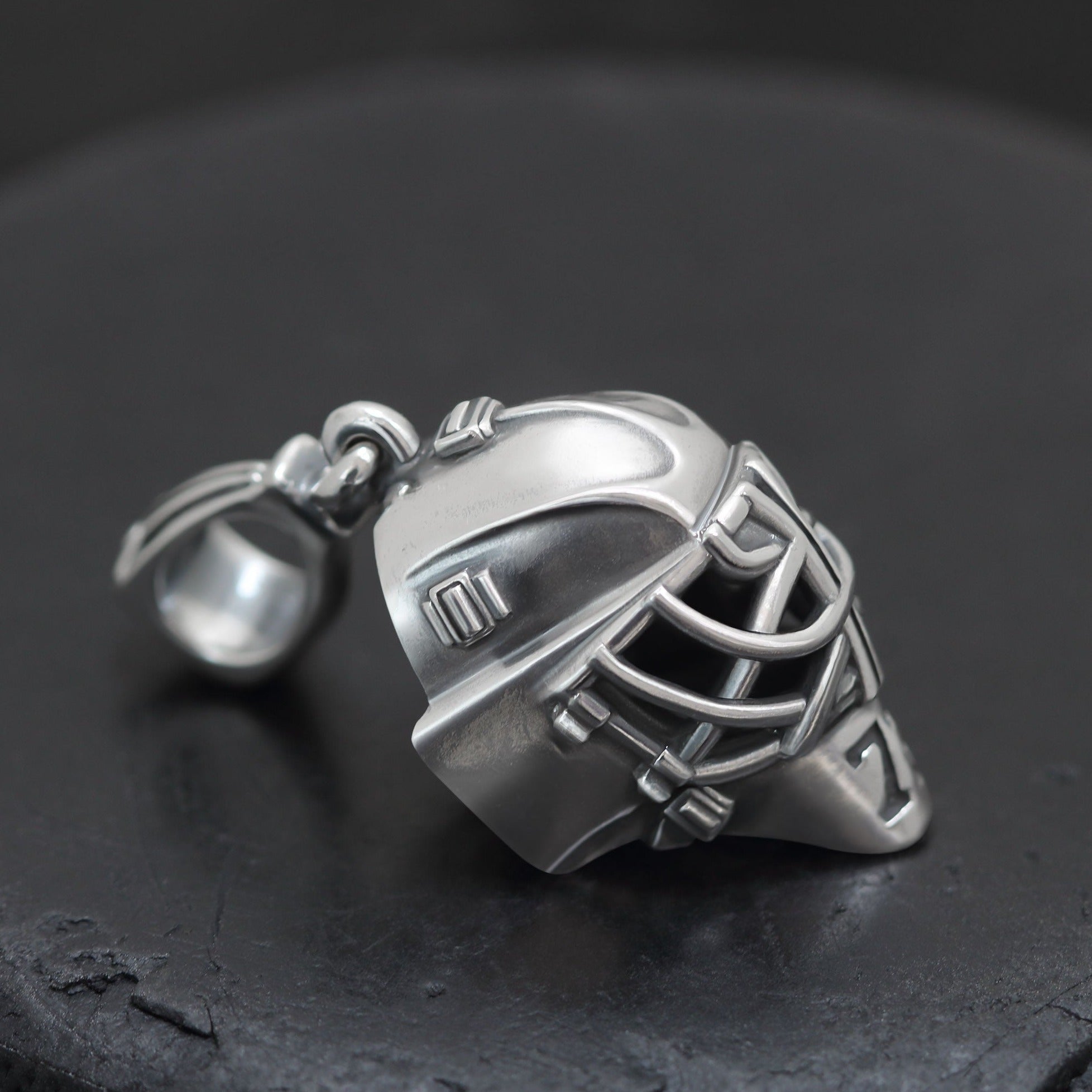 Pendentif masque de gardien de but de hockey en argent sterling